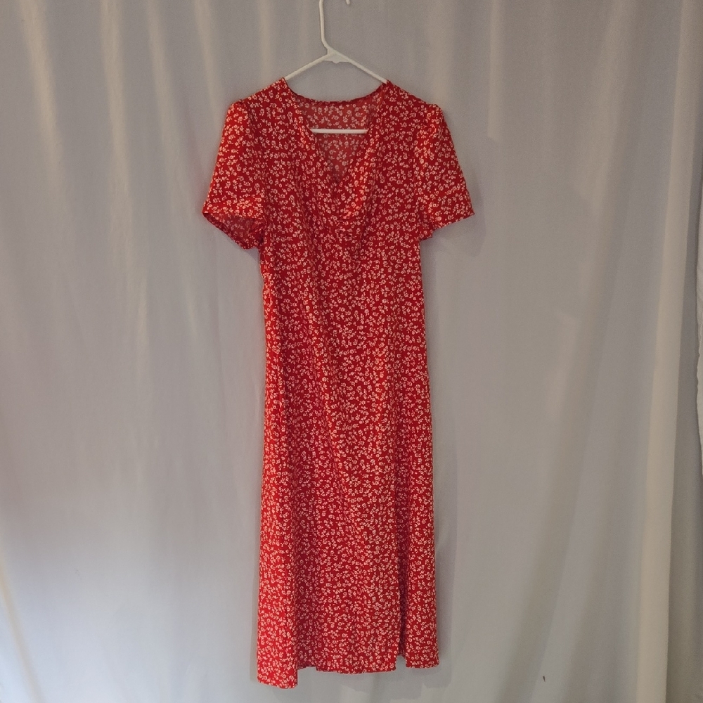 Chic Red Floral Midi Dress